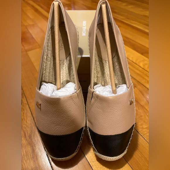 Michael Kors Kendrick Leather Espadrilles | Oyster Black Slip-On Flats | NWT - Picture 2 of 3